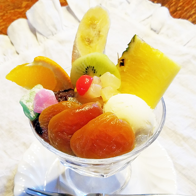 あんずクリームあんみつ