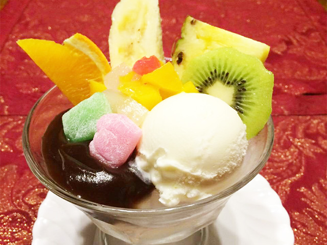 クリームあんみつ