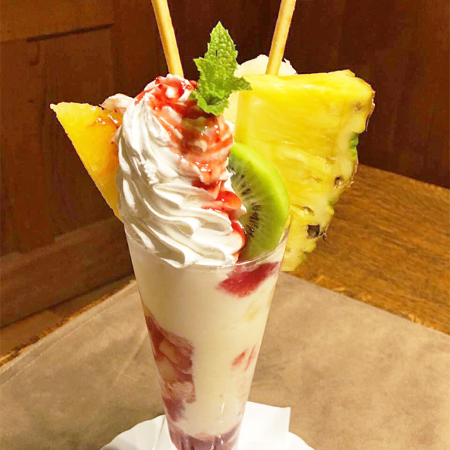 フルーツパフェ